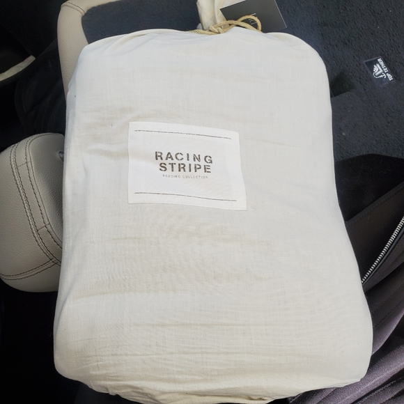 Restoration hardware twin bedding set - Picture 5 of 5